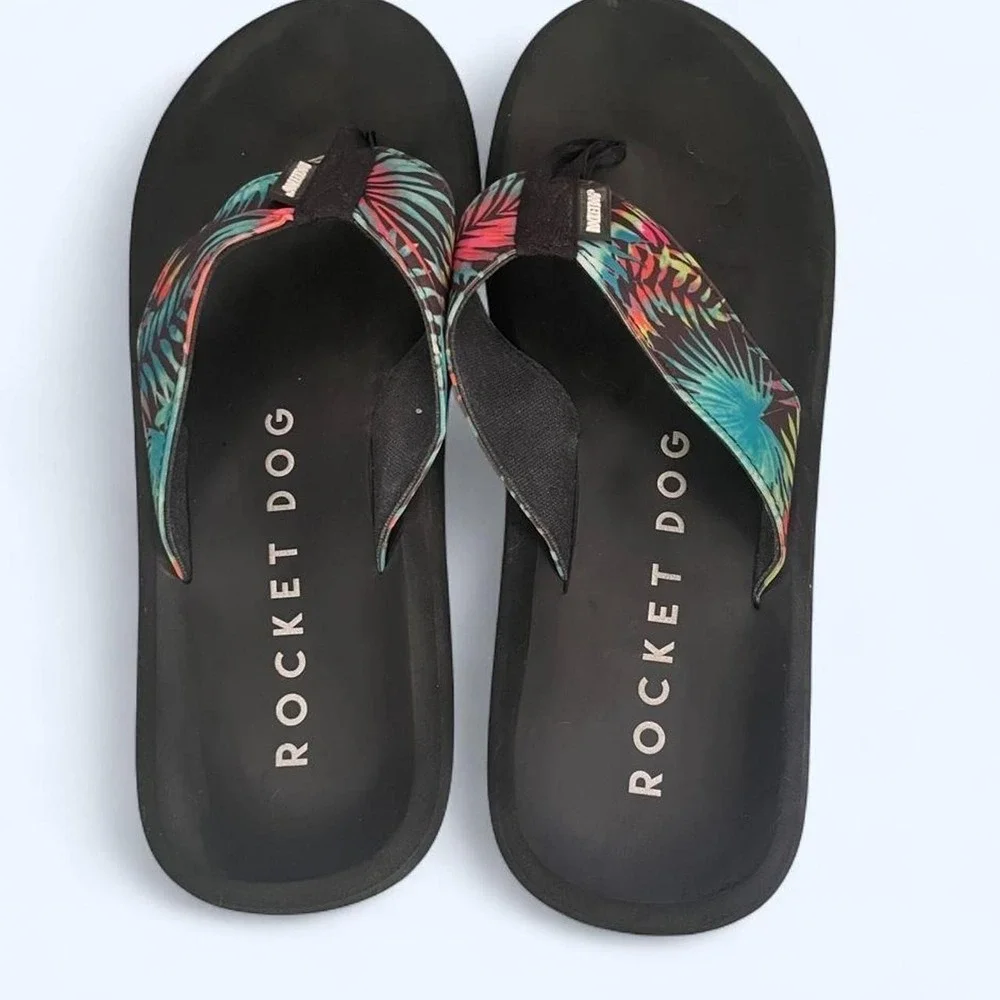 Rocket Dog flip flops with multicolored tropical leaf print size 9